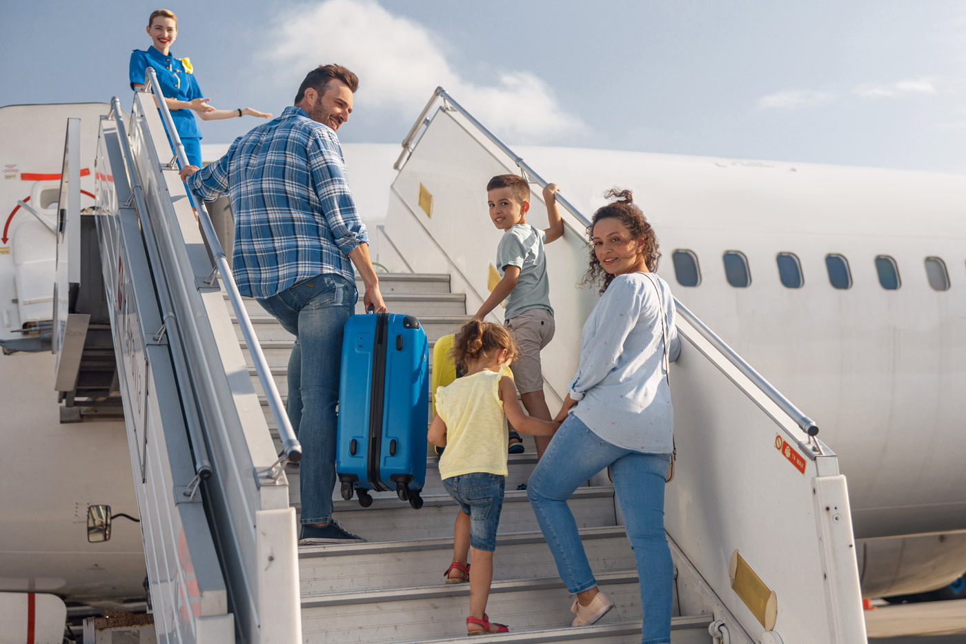 Expat-Familie bei der Abreise Expat-Familie bei der Abreise